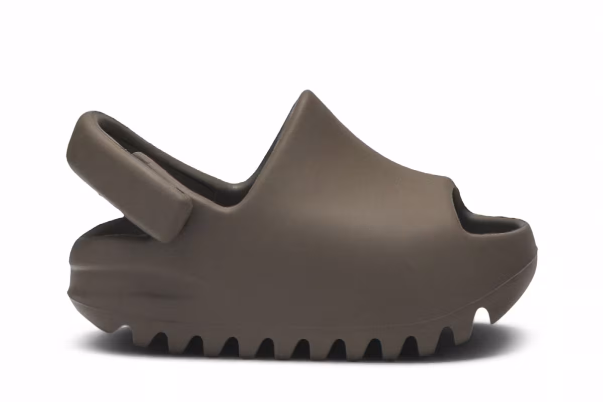 adidas Yeezy Slides Infants Earth Brown, view 2