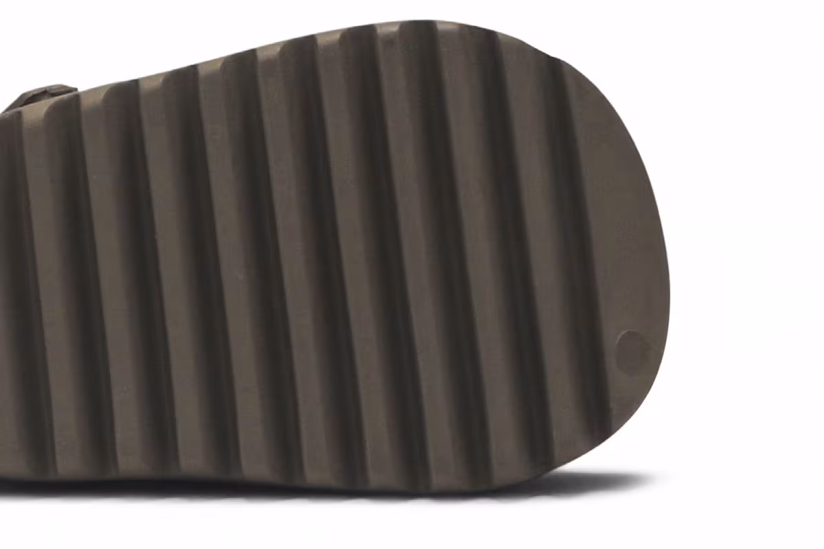 adidas Yeezy Slides Infants Earth Brown, view 6