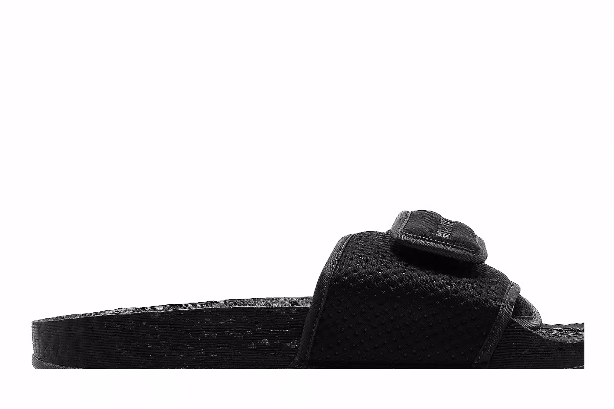 Pharrell x adidas Chancletas Hu Slide Black Future, view 3