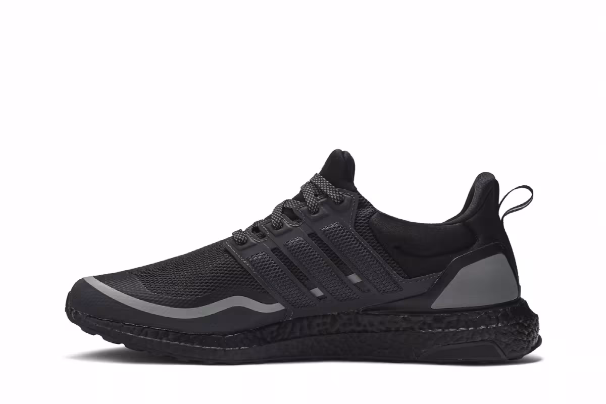 adidas UltraBoost Reflective Black, view 4