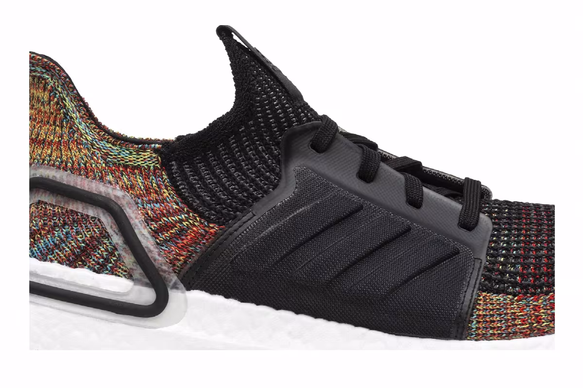 adidas UltraBoost 19 Dark Pixel, view 3