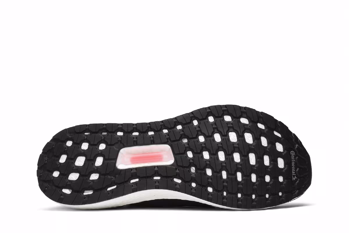 adidas UltraBoost 19 Dark Pixel, view 5