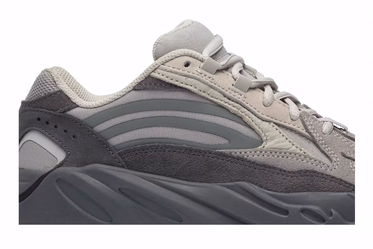 adidas Yeezy Boost 700 V2 Tephra, view 3
