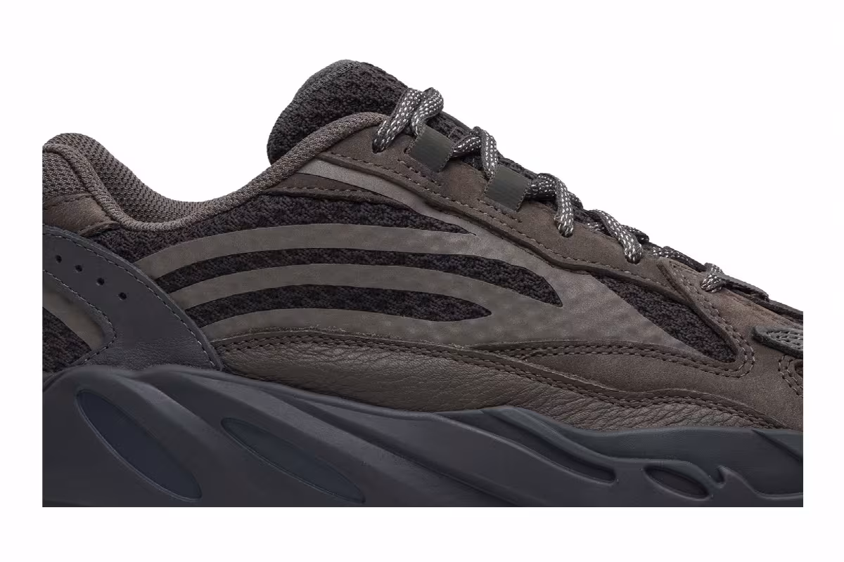 adidas Yeezy Boost 700 V2 Geode, view 3