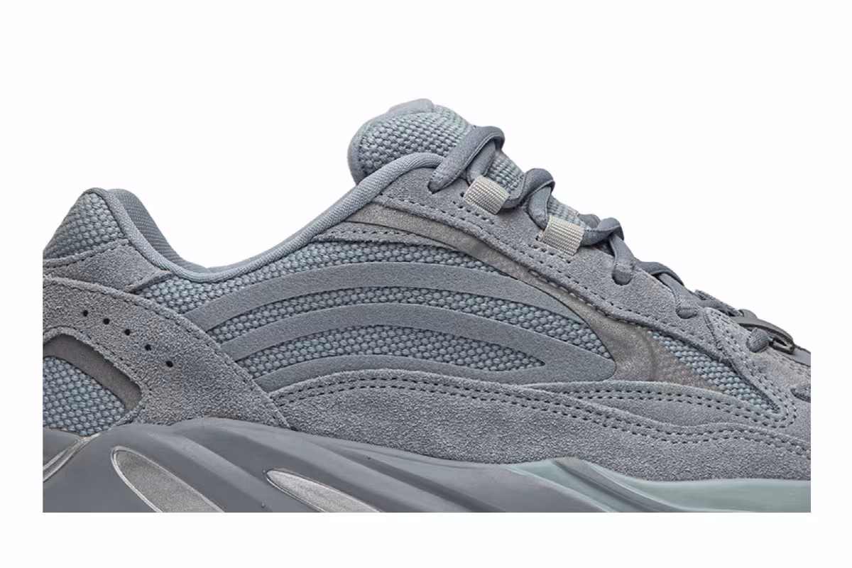 adidas Yeezy Boost 700 V2 Hospital Blue, view 3
