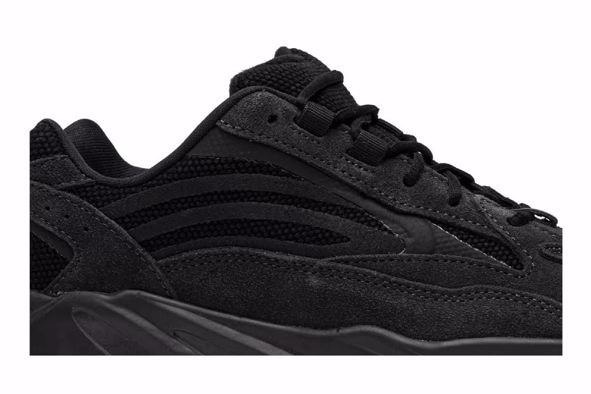 Adidas Yeezy Boost 700 V2 Kids Vanta, view 3