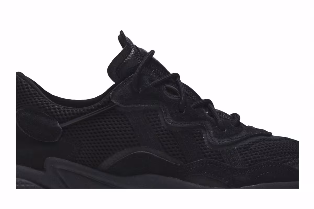 adidas Men's Ozweego Black Carbon, view 3