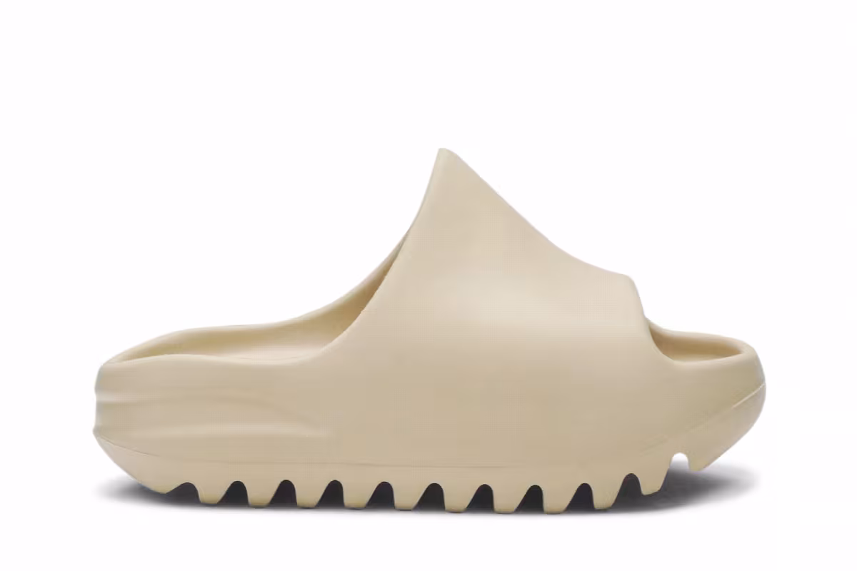 adidas Yeezy Slides Kids Desert Sand, view 2