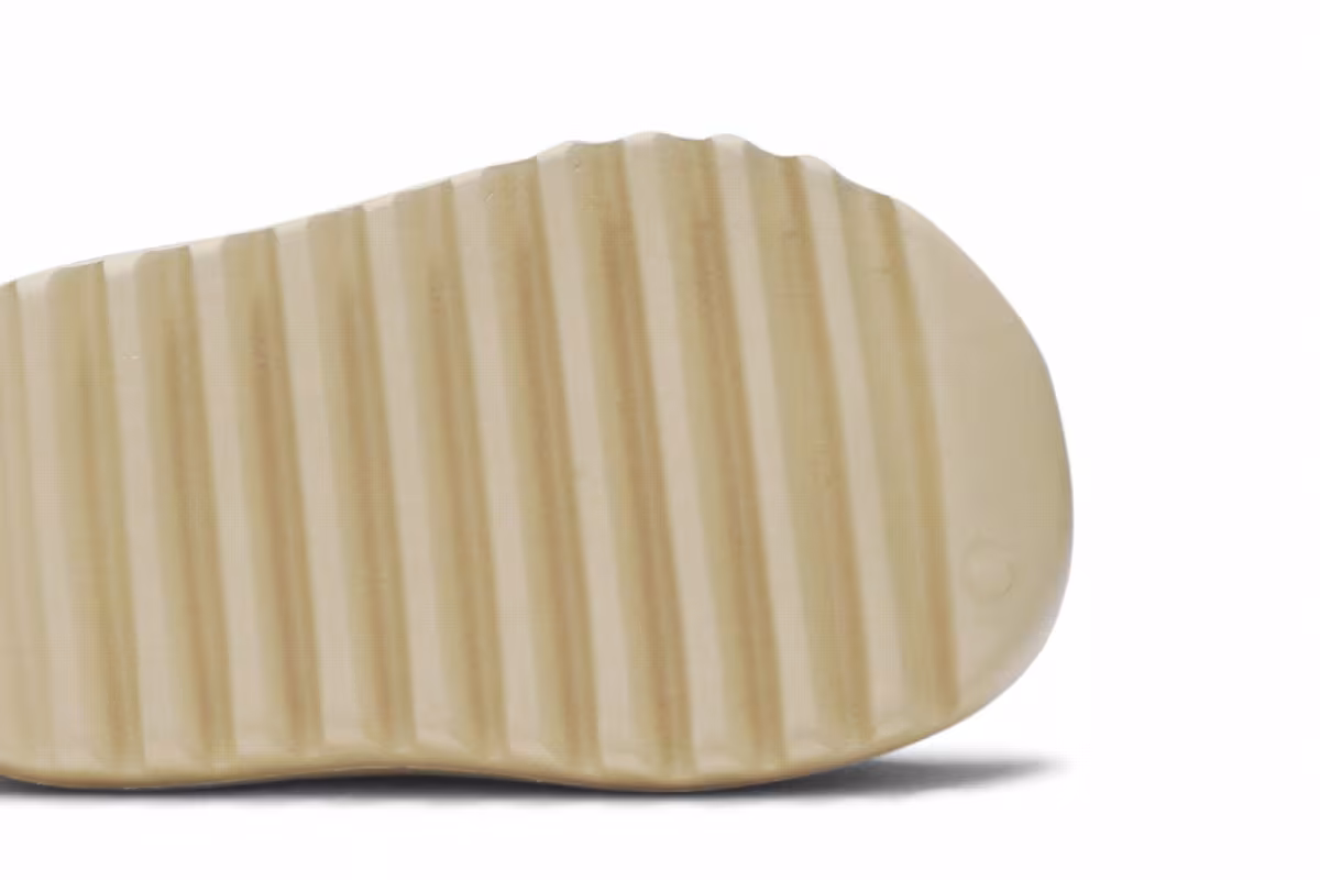 adidas Yeezy Slides Kids Desert Sand, view 6
