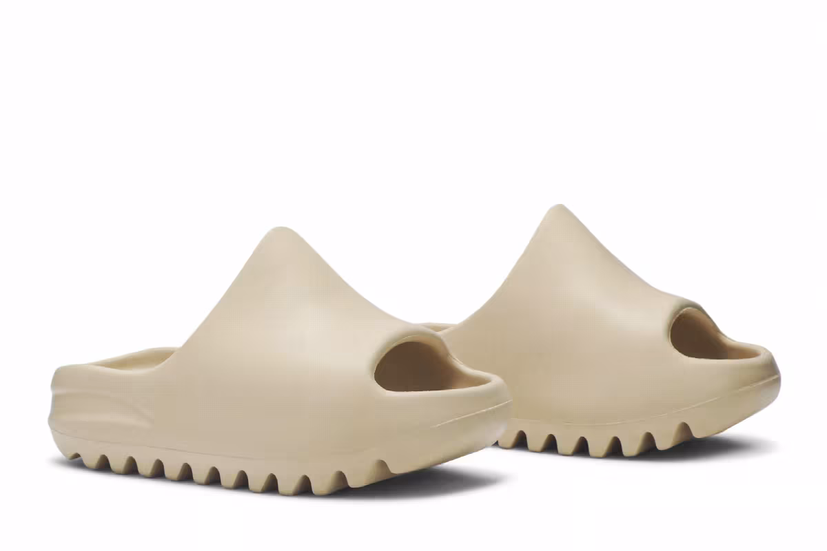 adidas Yeezy Slides Kids Desert Sand, view 9