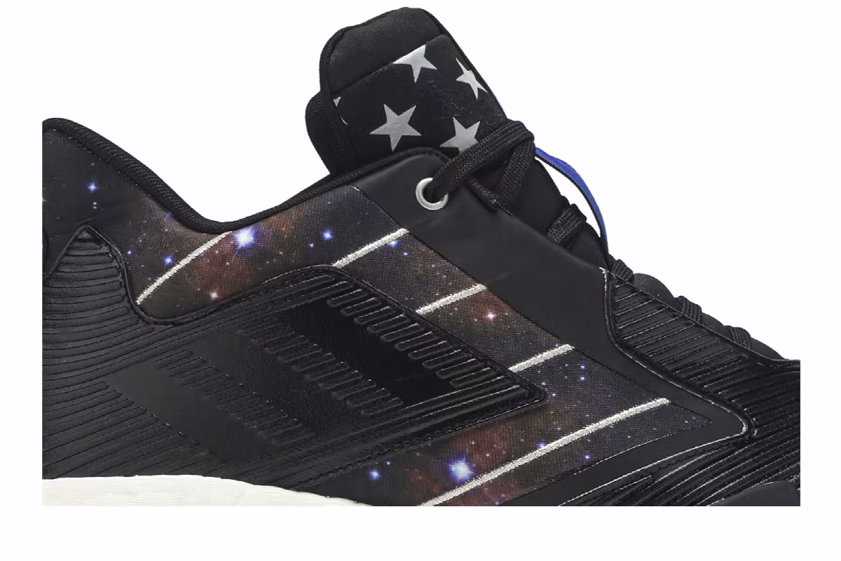 Adidas T-Mac Millennium 2 Christmas Gmae, view 3