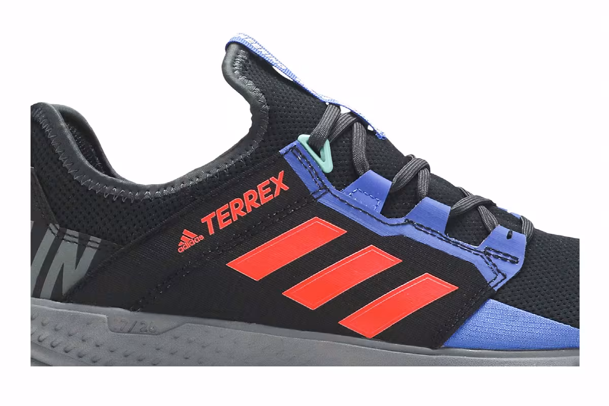 White Mountaineering x adidas Terrex Agravic Speed Black Royal, view 3