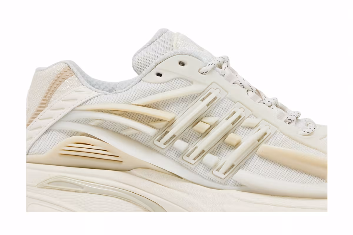 Pharrell x VIRGINIA x adidas Adistar Jellyfish Triple White, view 3