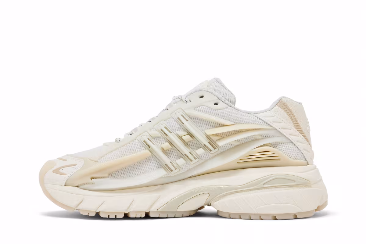 Pharrell x VIRGINIA x adidas Adistar Jellyfish Triple White, view 4