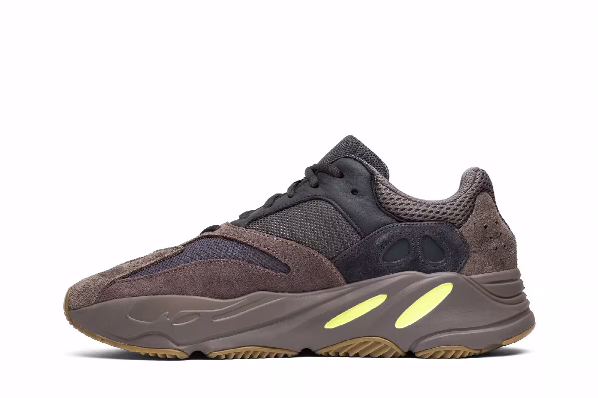 adidas Yeezy Boost 700 Mauve, view 4