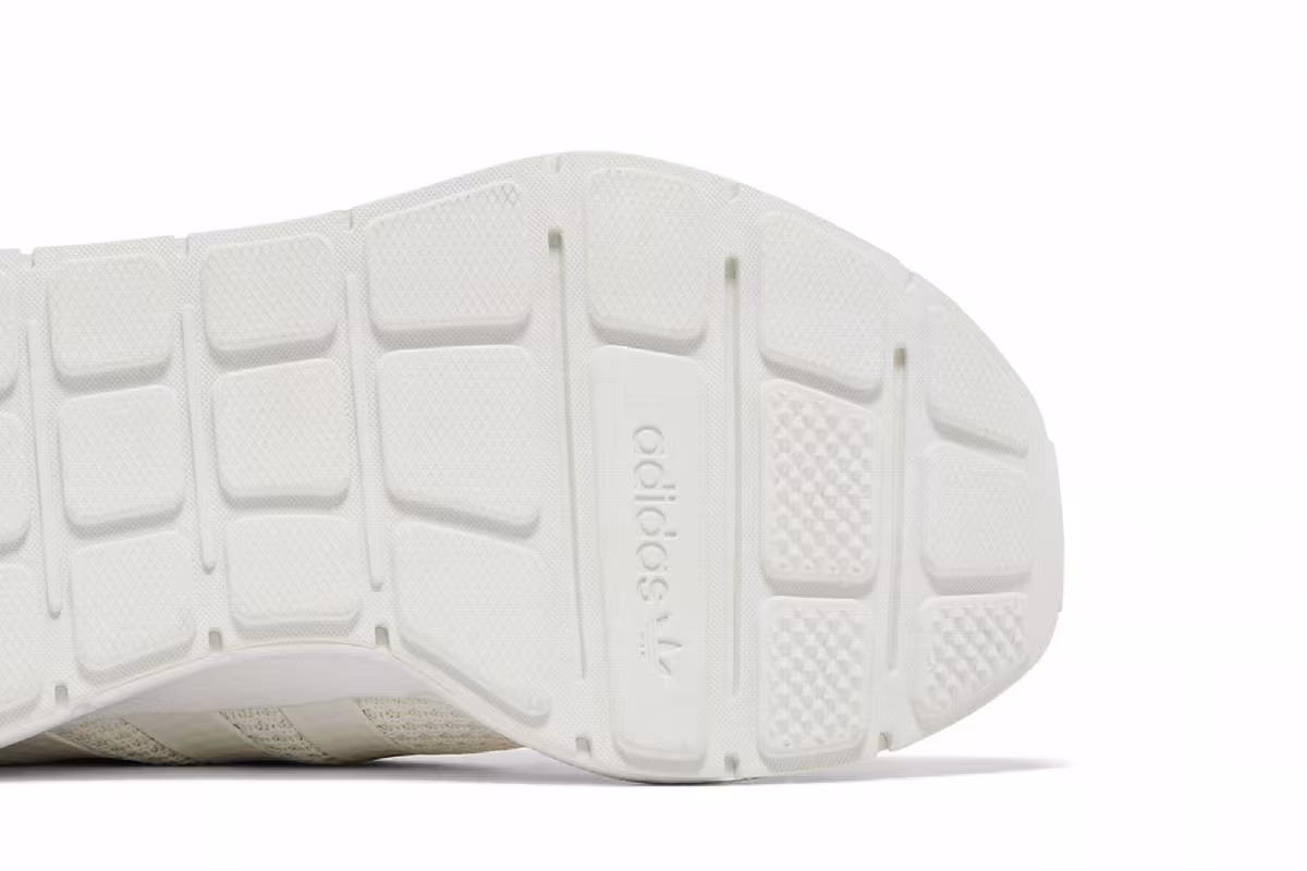 adidas Swift Run Triple White, view 6
