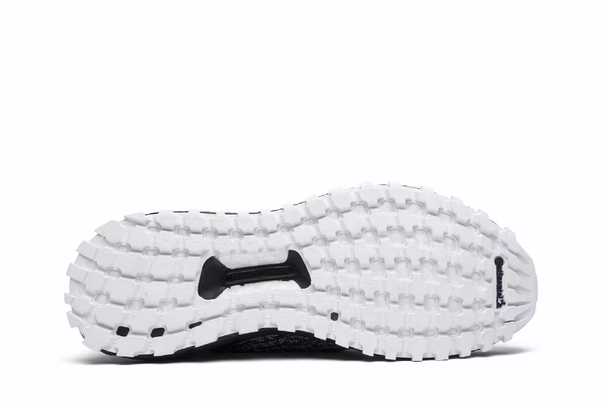 adidas UltraBoost ATR Mid Limited Oreo, view 5