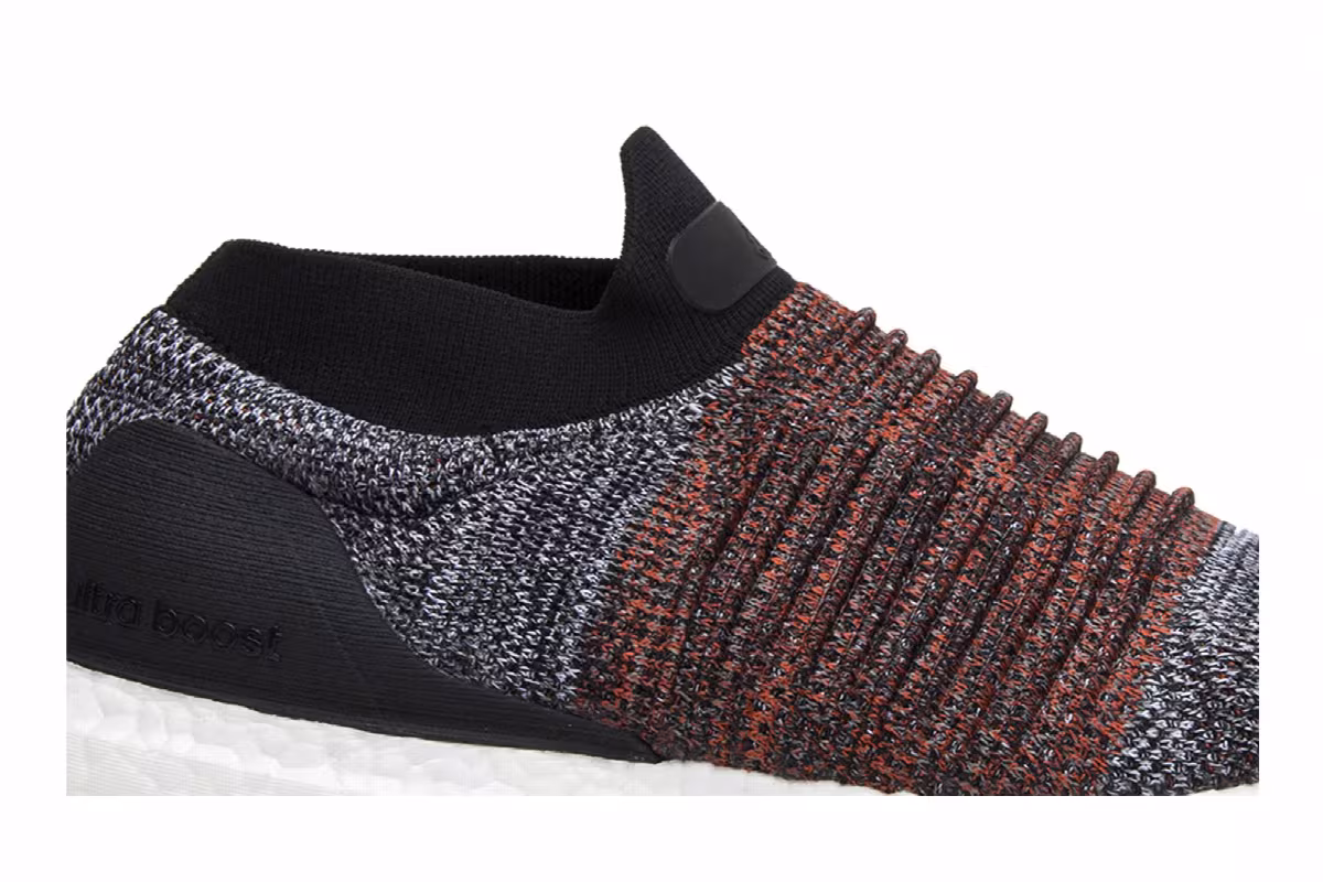 Adidas UltraBoost Laceless Black White, view 3
