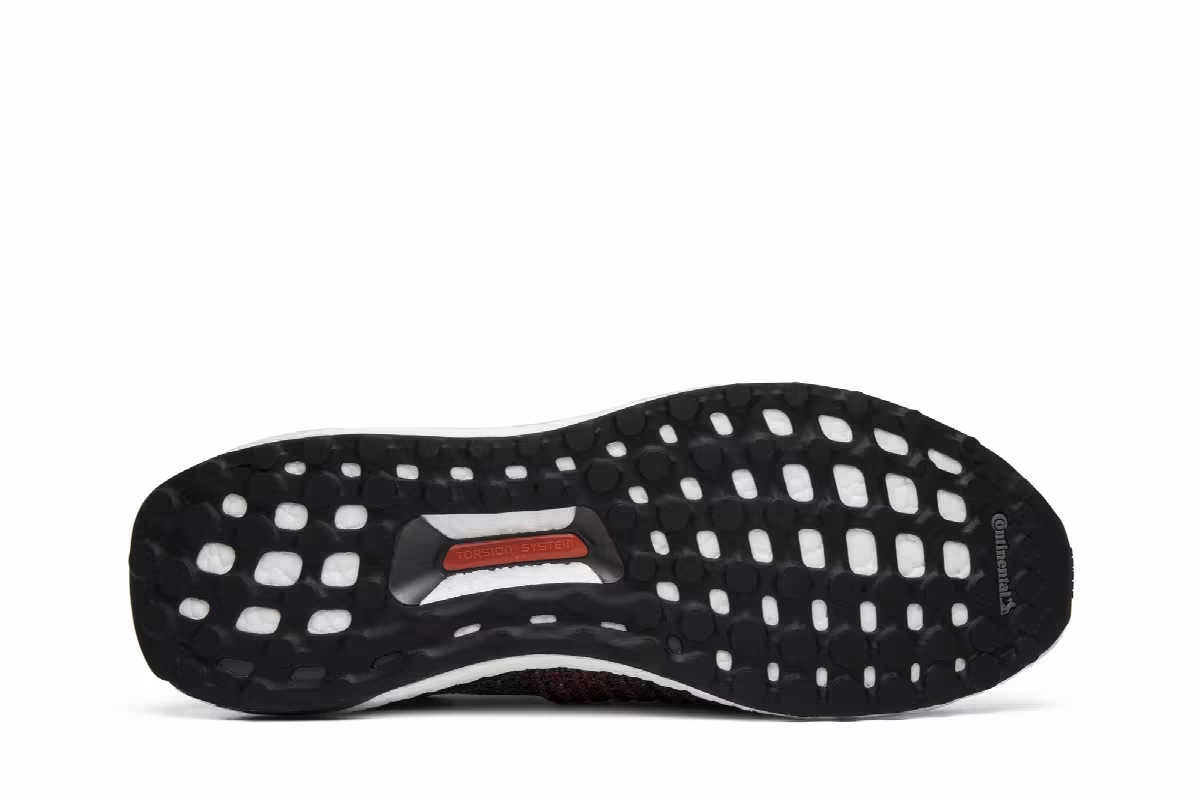 Adidas UltraBoost Laceless Black White, view 5