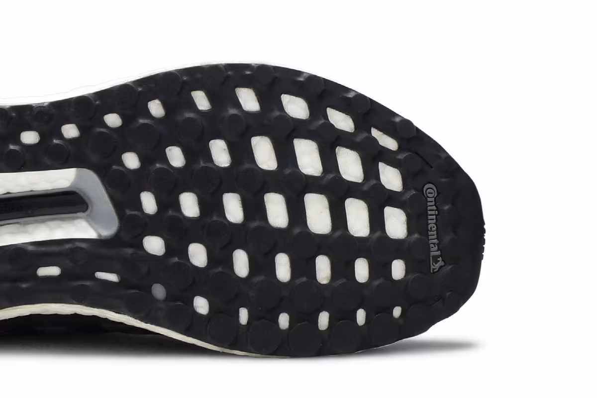 Adidas UltraBoost 3.0 J Core Black, view 6
