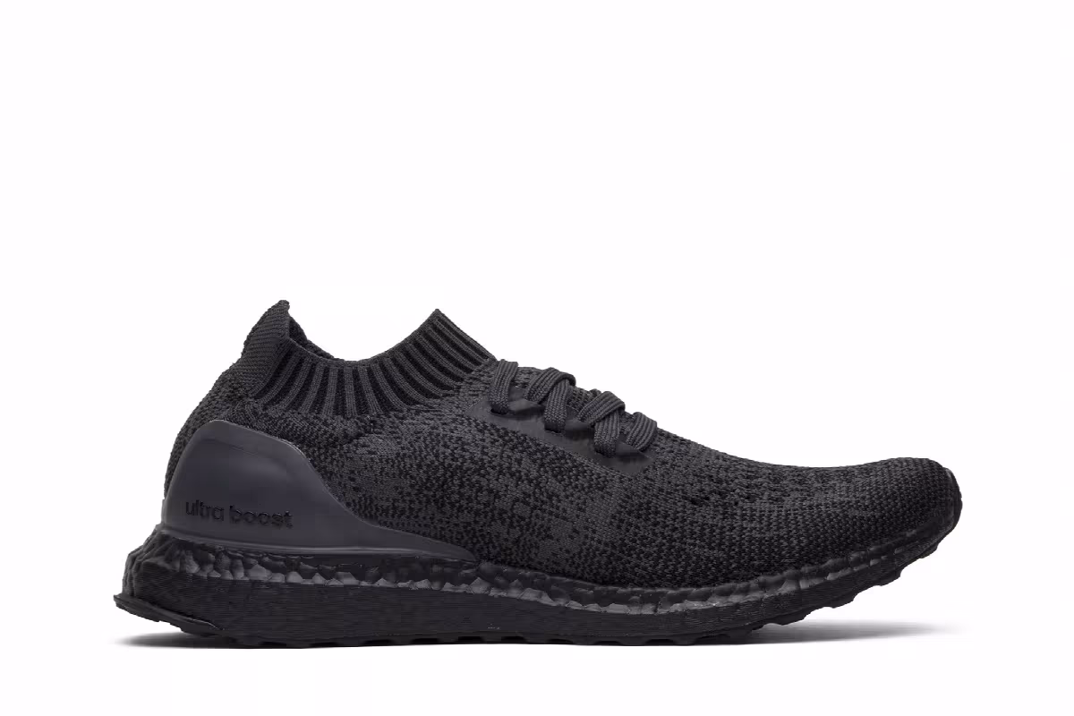 Adidas UltraBoost Uncaged triple black, view 2
