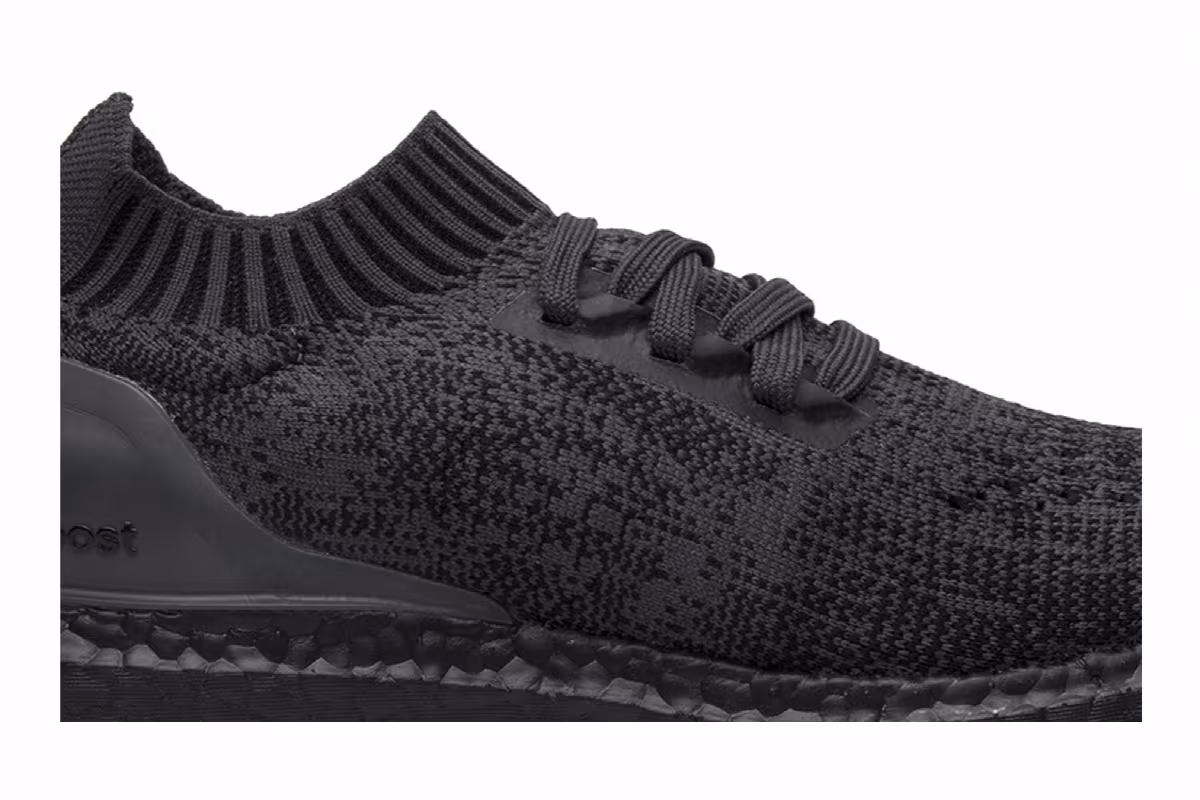 Adidas UltraBoost Uncaged triple black, view 3