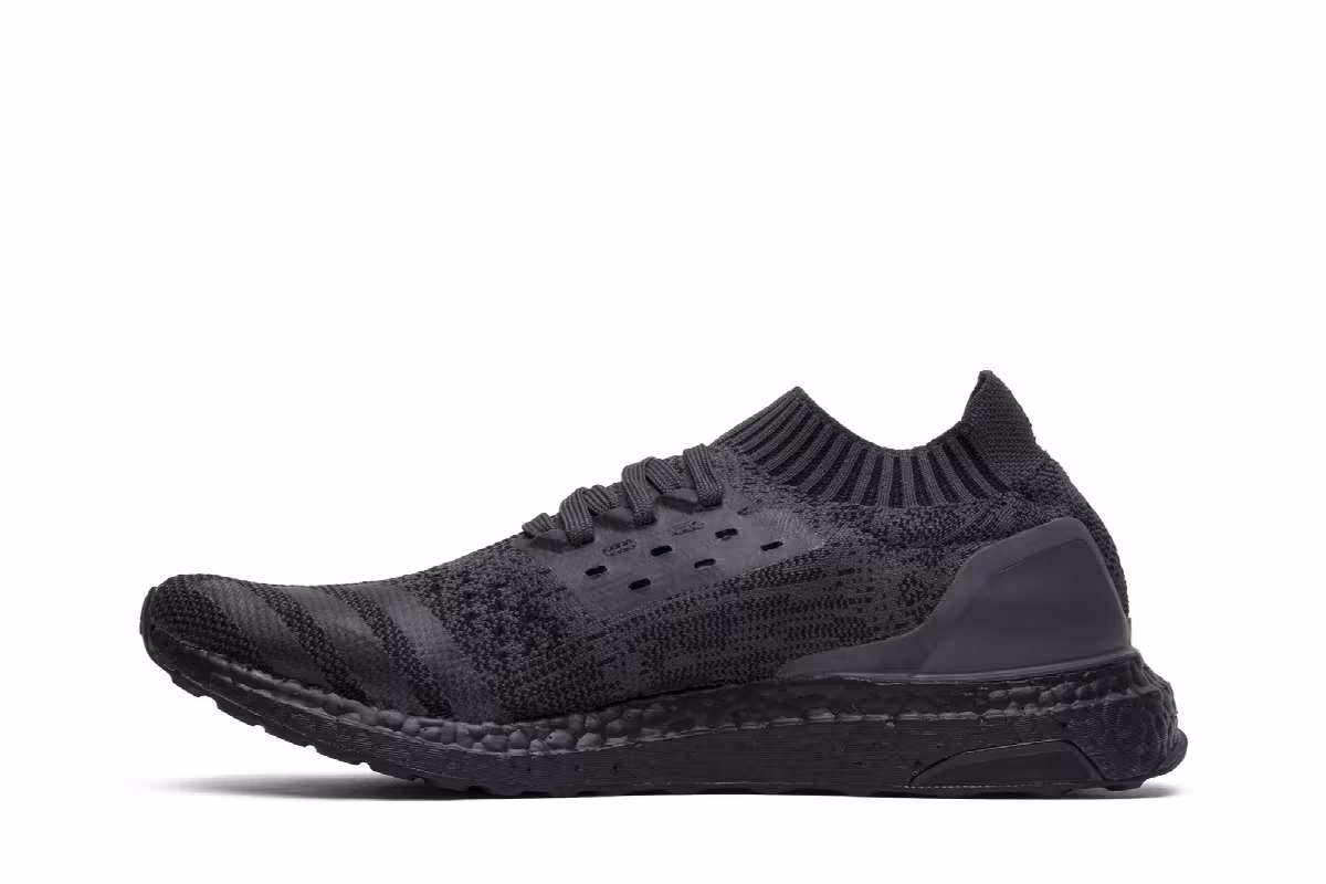 Adidas UltraBoost Uncaged triple black, view 4