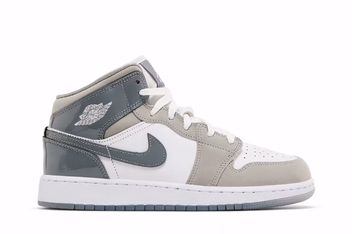 Air Jordan 1 Mid SE GS Patent Cool Grey, view 2