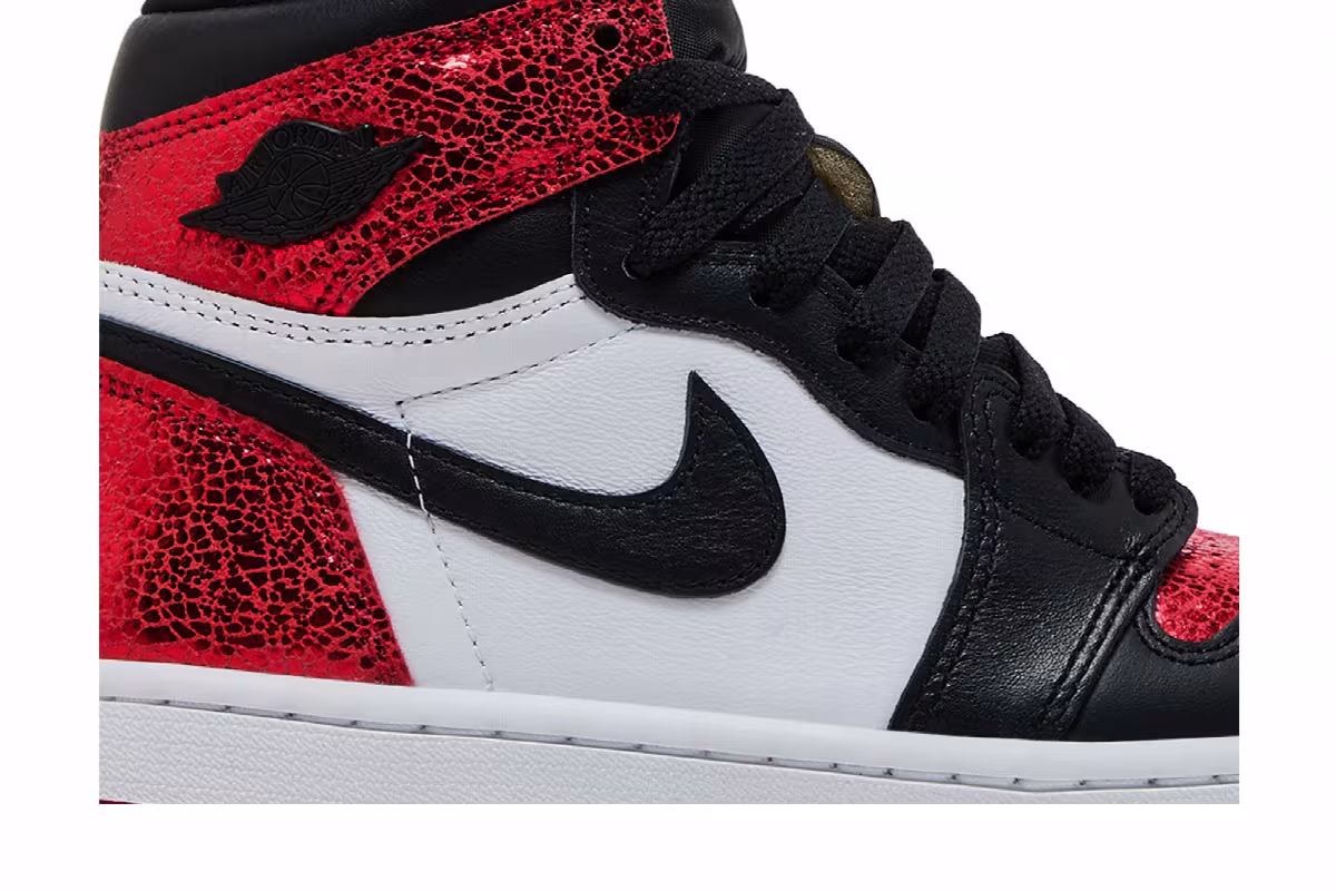 Women's Air Jordan 1 High OG Ruby, view 3
