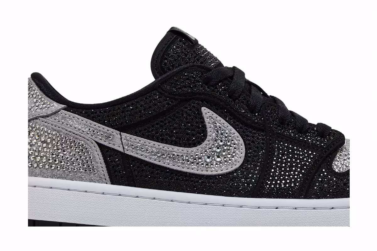 Swarovski x Women's Air Jordan 1 Low OG Shadow, view 3