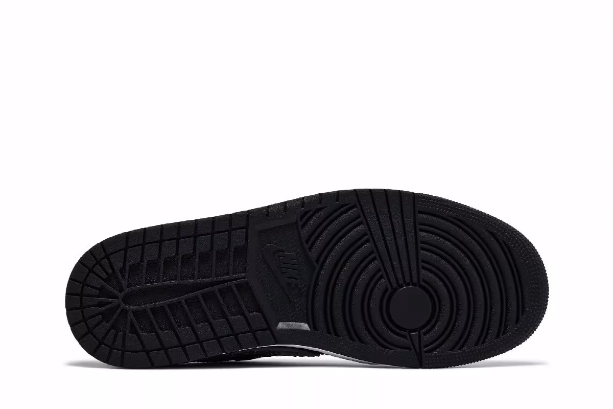 Swarovski x Women's Air Jordan 1 Low OG Shadow, view 5