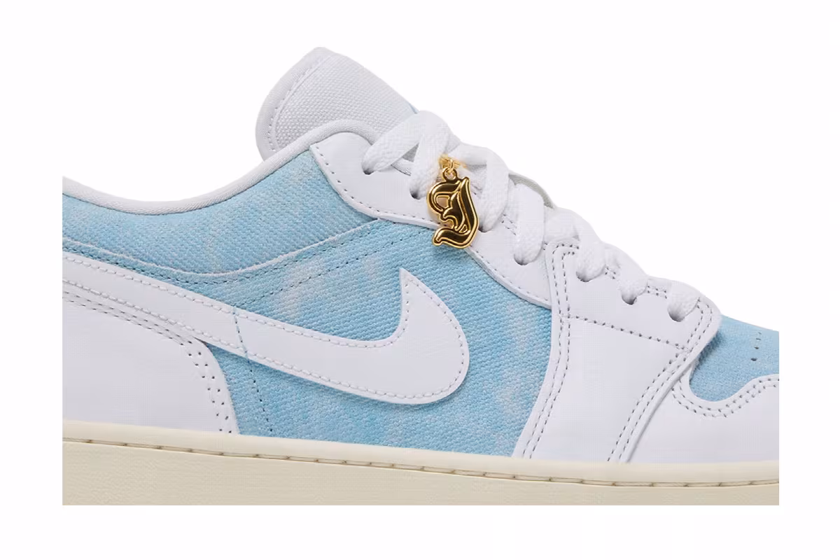 Women's Air Jordan 1 Low SE Denim Worn Blue, view 3