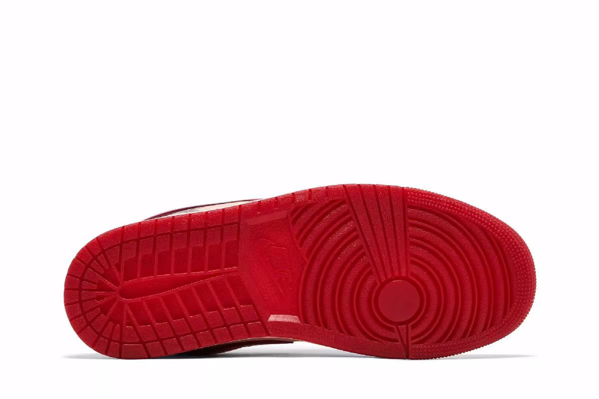 Women's Air Jordan 1 Low SE Patent Valentine's Day, view 5