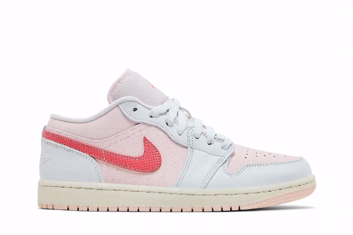 Women's Air Jordan 1 Low SE Strawberry Milkshake, view 2
