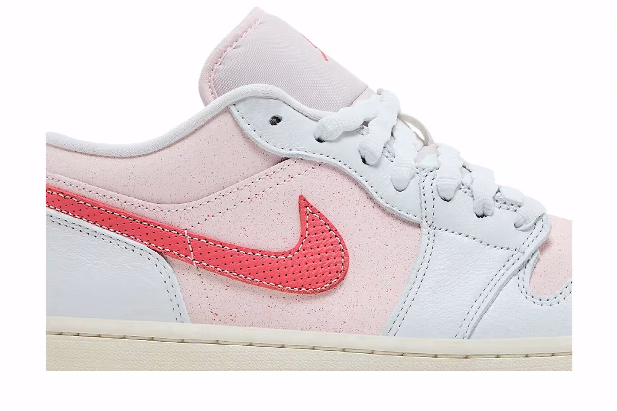 Women's Air Jordan 1 Low SE Strawberry Milkshake, view 3