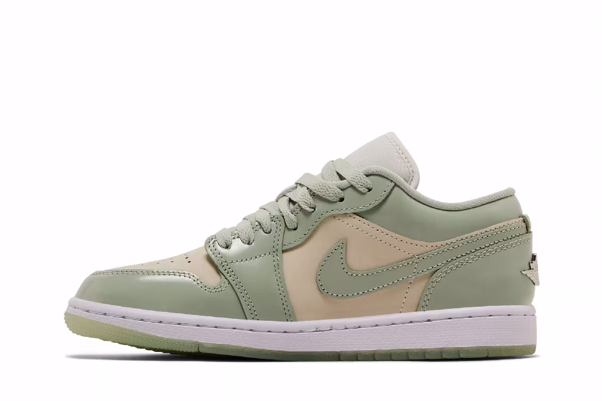 Women's Air Jordan 1 Low SE Seafoam Sail, view 4
