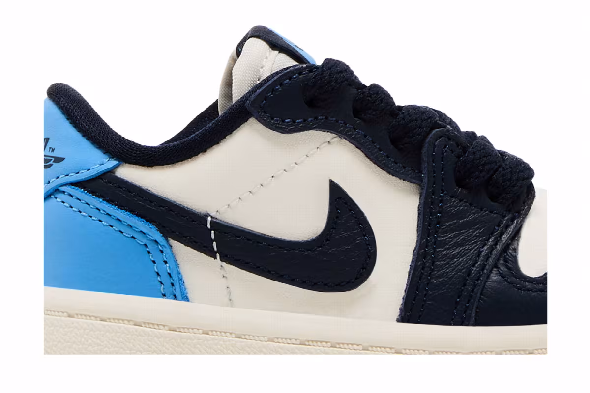 Air Jordan 1 Low OG TD Obsidian UNC, view 3