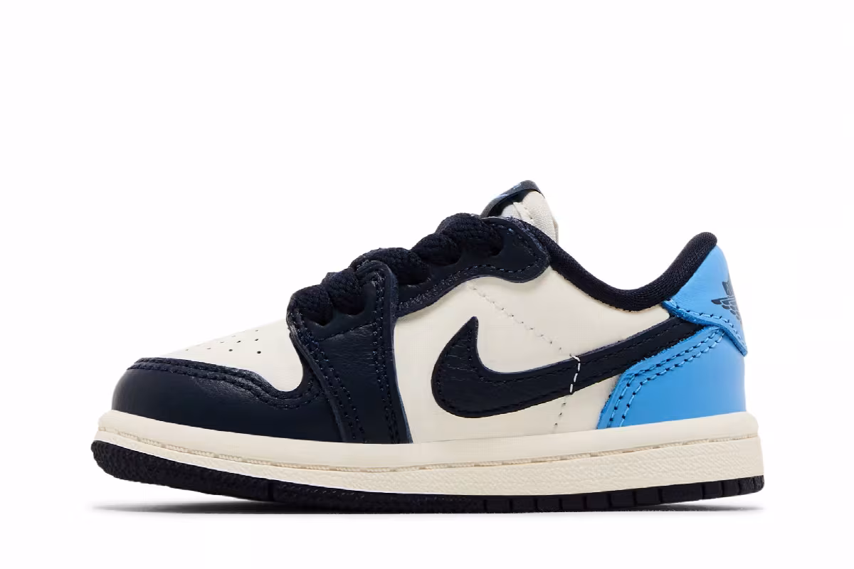 Air Jordan 1 Low OG TD Obsidian UNC, view 4