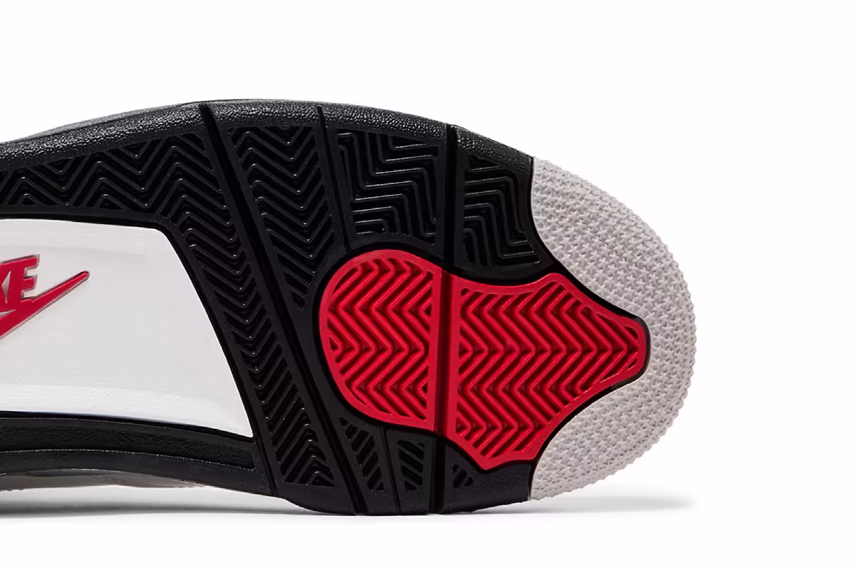 Air Jordan 4 OG White Cement 2025, view 6