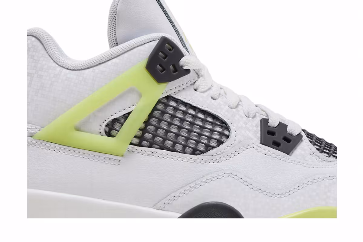 Air Jordan 4 GS Light Lemon Twist, view 3