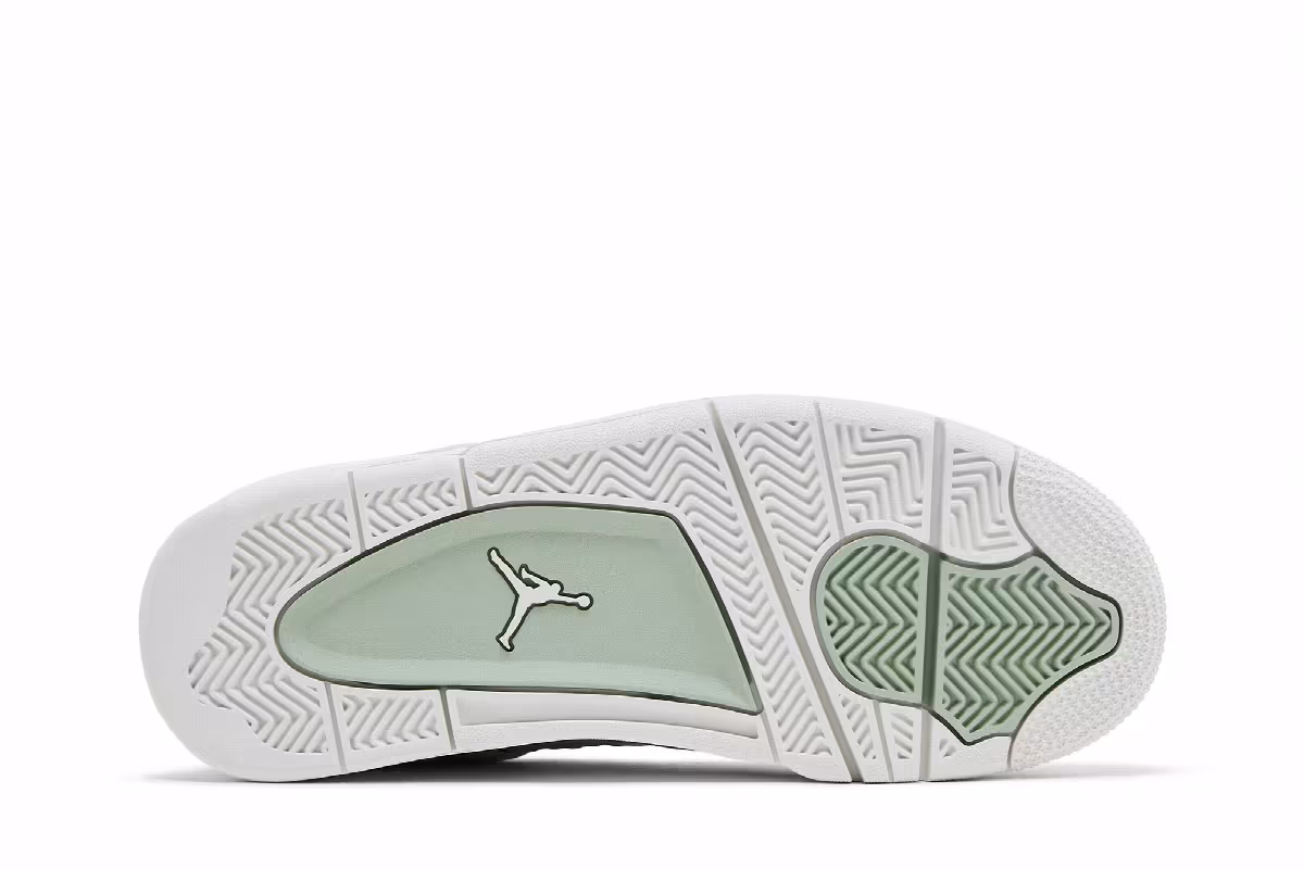 Women's Air Jordan 4 Abundance / Seafoam, view 5
