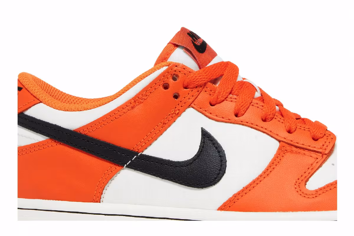 Nike Dunk Low GS Halloween 2022, view 3