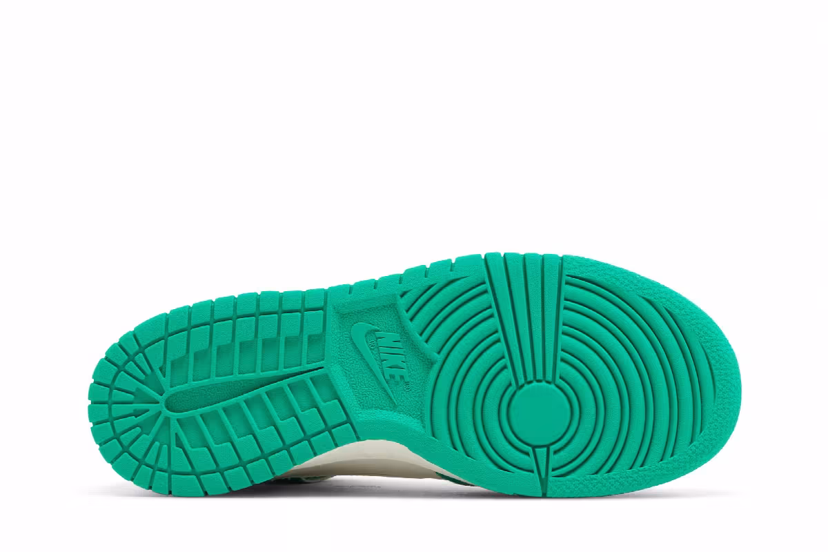 Nike Dunk High GS Phantom Stadium Green, view 5