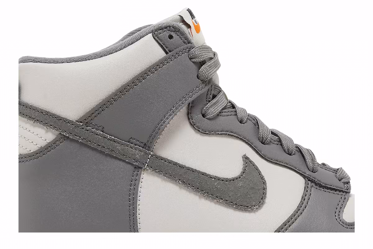 Nike Dunk High SE GS Light Bone Tumbled Grey, view 3