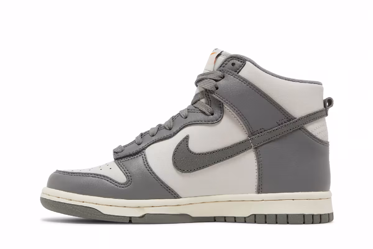 Nike Dunk High SE GS Light Bone Tumbled Grey, view 4