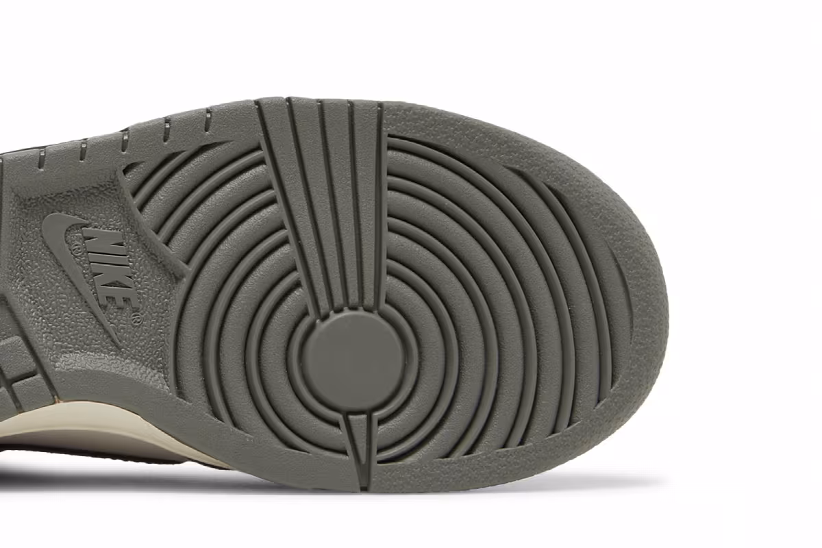 Nike Dunk High SE GS Light Bone Tumbled Grey, view 6