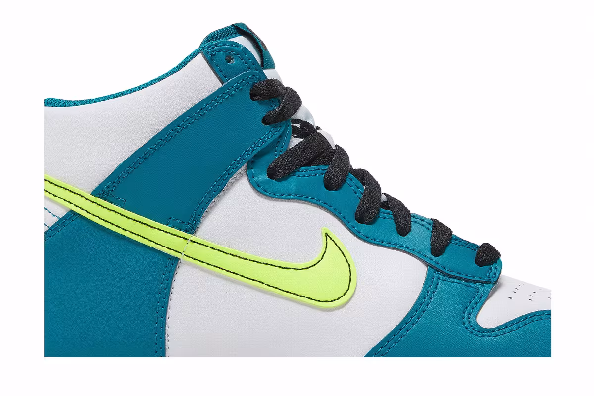 Nike Dunk High GS Bright Spruce Volt, view 3
