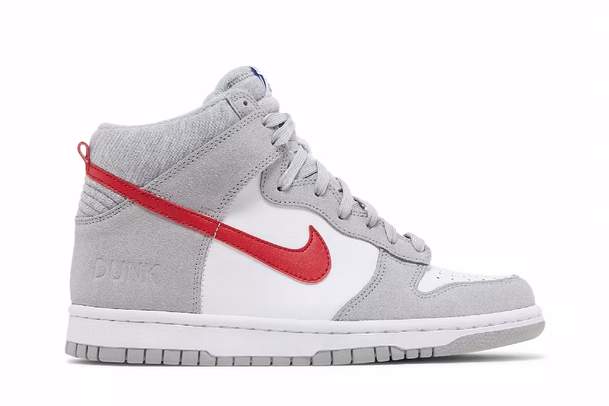 Nike Dunk High SE GS Athletic Club - Light Smoke Grey Gym Red, view 2