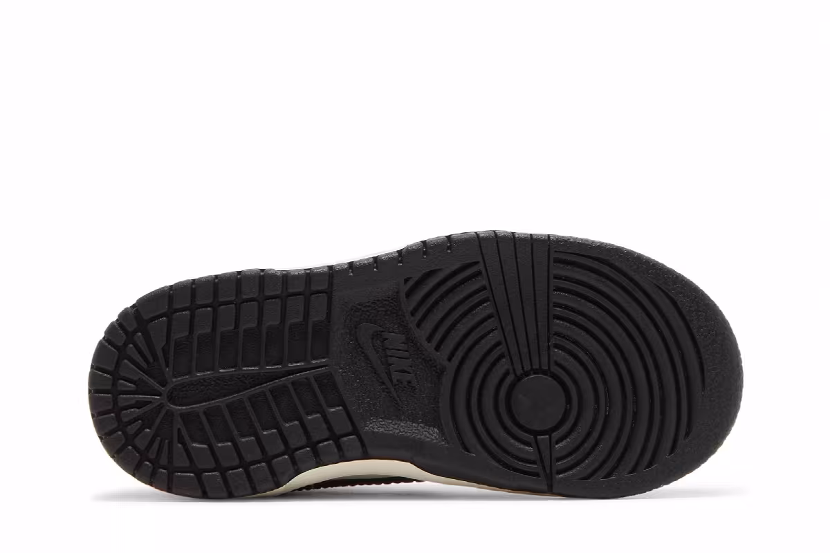 Nike Dunk Low TD Halloween 2022, view 5