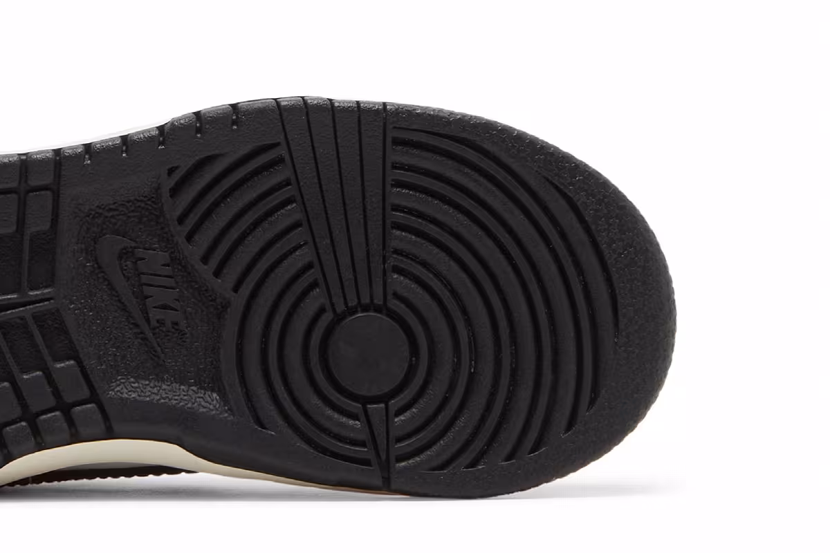 Nike Dunk Low TD Halloween 2022, view 6